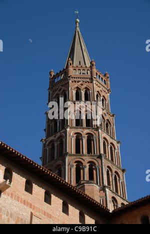 Turm von Basilique Saint-Sernin, ein gotisches Meisterwerk fand in Toulouse/Tolosa in Südwest Frankreich und UNESCO-Welterbe Stockfoto