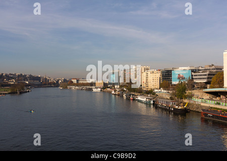 Blick auf die Ufer von Pont de Sèvres, Hauts-de-Seine, Île-de-France, Frankreich Stockfoto