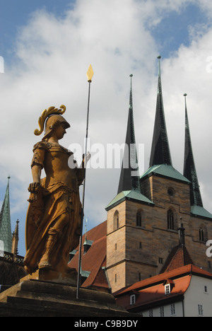Severikirche, Severi-Kirche am Domplatz, Domplatz und Minerva Brunnen in Erfurt, Thurignia, Deutschland Stockfoto