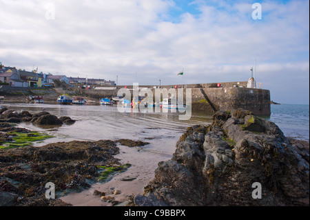 Cemaes Bay Harbour Cemaes Anglesey North Wales uk Stockfoto