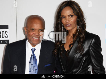 BERRY GORDY & Gast 2011 AMERICAN MUSIC AWARDS DOWNTOWN LOS ANGELES Kalifornien USA 20 November 2011 Stockfoto