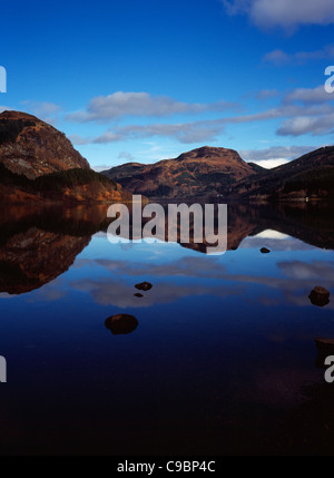 Schottland, Argyll und Bute, Lubnaig Loch, Loch Lomond und Trossachs National Park. Blick über Loch Lubnaig Richtung Essen Mor Hügel Stockfoto