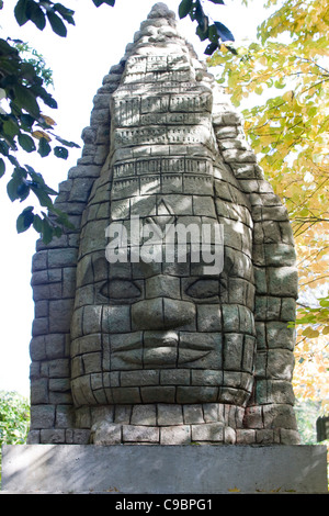 Naturstein-Maya-Statue in New York City USA Stockfoto