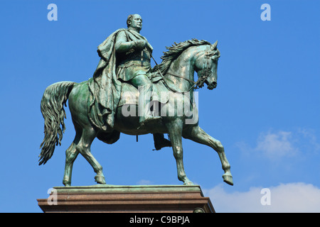 Satue von Friedrich Wilhelm IV. vor der alten Nationalgalerie. Berlin, Deutschland. Stockfoto