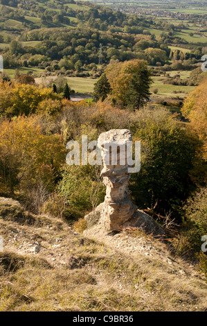 Blick auf des Teufels Schornstein auf Leckhampton Hill, Gloucestershire, Großbritannien Stockfoto