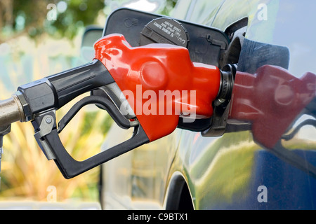 Rot Gas Pumpe Düse Stockfoto