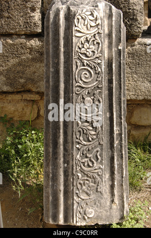 Griechische Kunst. Werkstatt des Phidias Ruinen. Welle mit Relief. Olympia. Griechenland. Stockfoto