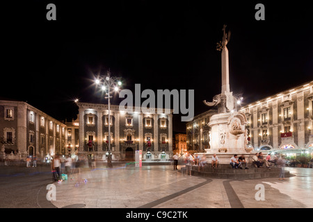 Abendstimmung am Domplatz in Catania Sizilien Stockfoto