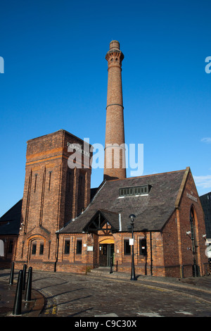 Liverpool Waterfront  Die 1878 Pumpenhaus, Albert Dock, Liverpool, Merseyside, Großbritannien Stockfoto