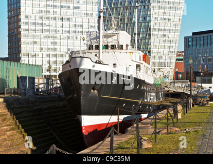 Ehemalige Liverpool-Pilot Cutter, EDMUND GARDNER im Trockendock am Albert Dock, Liverpool, Merseyside, England UK. November 2011 Stockfoto