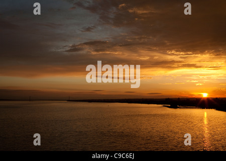 Sonnenuntergang über Hull und Humber Mündung Sept 2011 Stockfoto