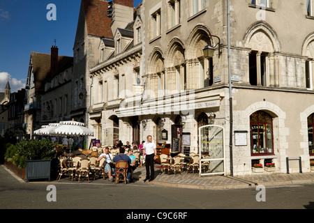 Cafe-Restaurant in der Cathderal Stadt Chartres-Frankreich Stockfoto