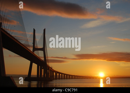 Vasco da Gama Brücke Lissabon Portugal Stockfoto