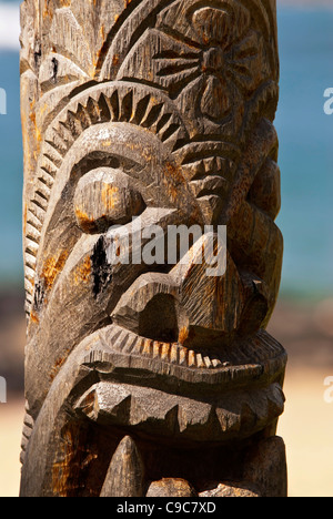 Hawaii geschnitzt aus Holz Tiki Kopf closeup Stockfoto