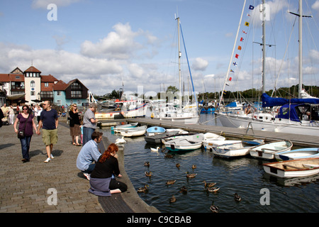 Marina im Hafen von Lymington Hampshire Stockfoto