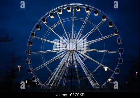 Riesenrad errichtet an Weihnachten außerhalb Braehead Einkaufszentrum in Renfrew, Schottland Stockfoto