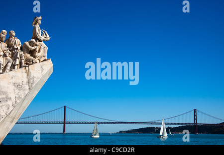 Padrão Dos Descobrimentos (The Discovery Mounument) mit Heinrich dem Seefahrer am Bug, Lissabon Portugal Europa Stockfoto