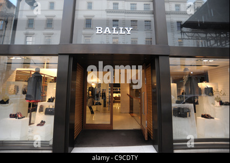 Außenaufnahme des Bally-Stores im Bond Street London England 2011 - Bild Copyright Ben Pruchnie 2011 Stockfoto