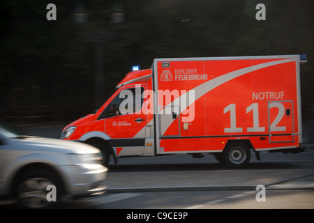 Berliner Feuer-Service-Auto auf der Straße. Berlin, Deutschland. Stockfoto