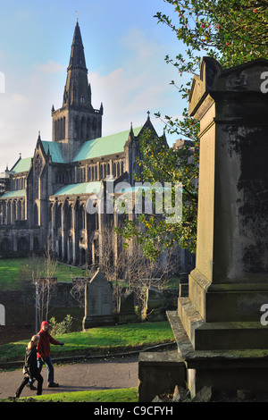 Glasgow Cathedral gedreht aus der Nekropole auf dem gegenüberliegenden Hügel Stockfoto