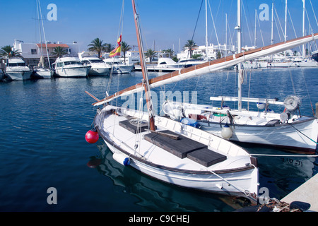 Llaut traditionellen Latein-Segelboot in Formentera Baleatic Inseln Stockfoto