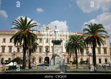 Palazzo della Provincia an Piazza Italia, Sassari, Sardinien, Italien. Stockfoto