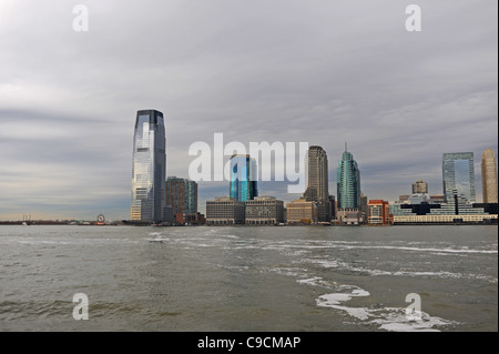 Jersey City mit Blick auf den Hudson River in Richtung Manhattan New York NYC USA Amerika fotografieren genommen November 2011 Stockfoto