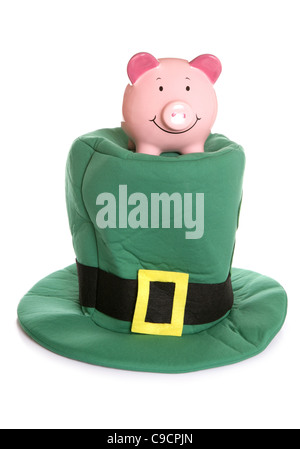 Sparschwein mit einer St Patricks Tag Hut Stockfoto