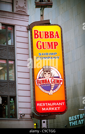 Das Zeichen für das Bubba Gump Shrimp Co. Restaurant am Times Square in New York Stockfoto