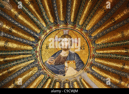 "Detail" von einem der Kuppeln in Chora-Kirche, mit einem schönen Mosaik von Jesus Christus ("Pantokrator"), Istanbul, Türkei Stockfoto