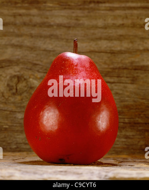 Red Bartlett Birne. Stockfoto