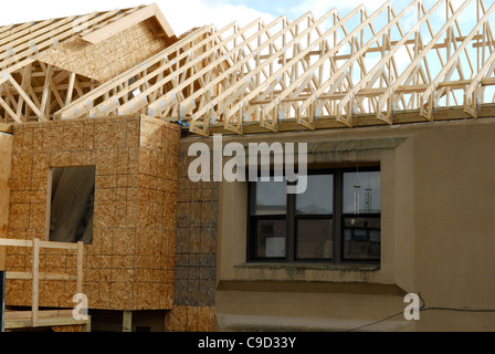 Detail der Dachkonstruktion Sparren. Stockfoto