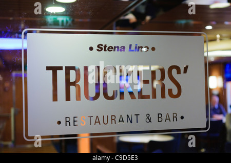 Trucker Lounge, Restaurant und Bar an Bord der Fähre Stena Line Superfast VII Stockfoto