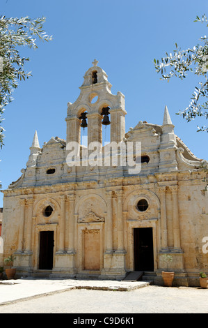 Moni Arkadiou. Kreta. Griechenland. Blick auf die markante goldenen Stein venezianischen Kirche in das schöne Kloster Arkadiou. Stockfoto