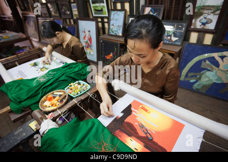 Vietnam, Hoi an, Hand Seidenstickerei auf dem Kunsthandwerk-Workshop Stockfoto