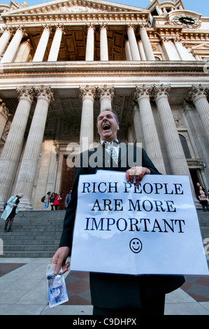 Camping außerhalb Londons St Pauls Cathedral London-Protest zu besetzen Stockfoto