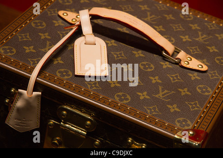 Louis Vuitton Tasche angezeigt in Luxus-shopping Boutique Schaufenster in Palma De Mallorca-Mallorca-Spanien Stockfoto