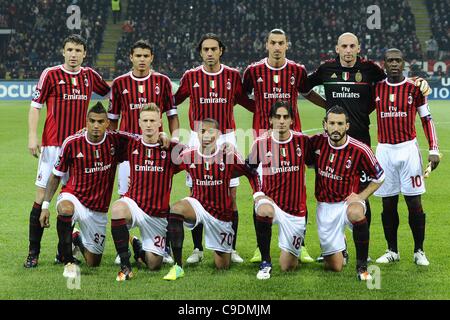 23 11 2011 ImagePhoto MG Milano 23 11 2011 Champions League AC Milan vs. Barcelona Gruppenphase.    Foto Mannschaftsaufstellung für den AC Mailand, bevor das Spiel beginnt Stockfoto