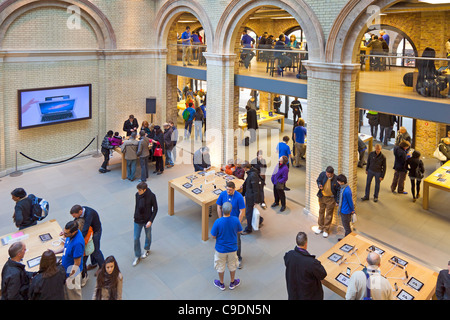 Große offene Apple Store in Covent Garden London UK Stockfoto