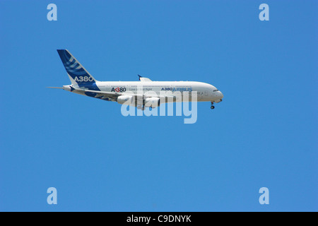 Flug des Airbus 380 auf Paris Airshow zu zeigen Stockfoto