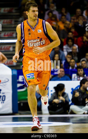 26.11.2011. Valencia, Spanien Basketball-Match zwischen Valencia Basket Club und Assignia Manresa, Spieltag 9 Liga Endesa - Spanien---Thiago Splitter wie er das Gericht spielt für Valencia Basket Club läuft Stockfoto