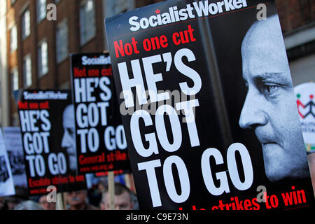 London, UK, 30. November 2011. TUC Day of Action, Demonstration, März und Rallye durch den öffentlichen Sektor-Gewerkschaften gegen Renten schneidet in London Stockfoto