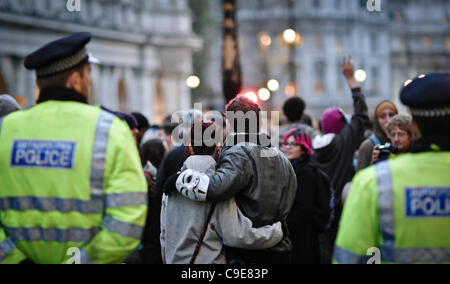 Central London März N30 Streiktag - zog weg von Lincoln Inn Field und sammelten sich auf dem Damm zu begleiten. Stockfoto