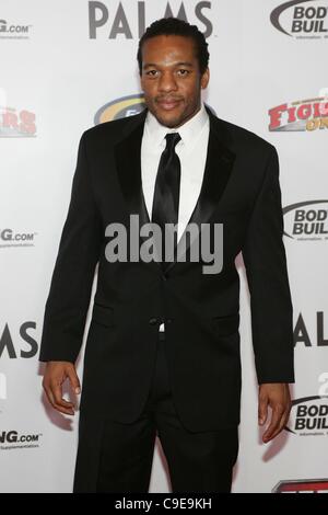 Herb Dean in Anwesenheit für 4. jährlichen Kämpfer nur World Mixed Martial Arts (MMA) Awards, Palms Casino Resort Hotel, Las Vegas, NV 30. November 2011. Foto von: James Atoa/Everett Collection Stockfoto