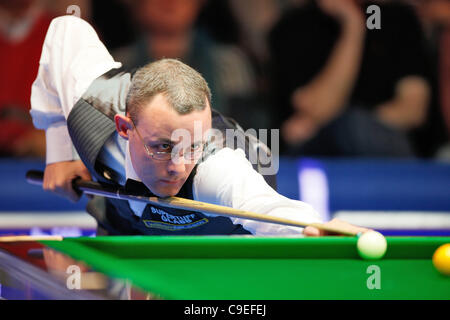 MARTIN GOULD UK SNOOKER CHAMPIONSHIP YORK BARBICAN YORK ENGLAND 7. Dezember 2011 Stockfoto