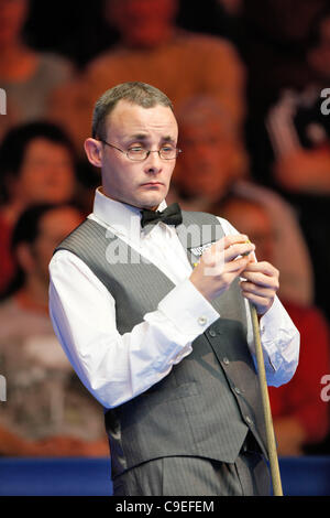 MARTIN GOULD UK SNOOKER CHAMPIONSHIP YORK BARBICAN YORK ENGLAND 7. Dezember 2011 Stockfoto