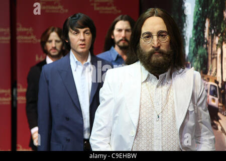 RINGO STARR & GEORGE HARRISON & PAUL MCCARTNEY & JOHN LENNON, DIE BEATLES WACHS, FIGUREN ENTHÜLLUNG HOLLYWOOD LOS ANGELES NEFF Stockfoto