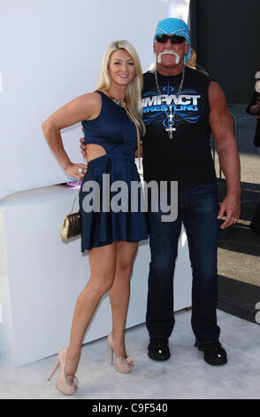 JENNIFER MCDANIEL & HULK HOGAN VIDEO GAME AWARDS 2011. SPIKE TV. CULVER CITY LOS ANGELES Kalifornien USA 10. Dezember 2011 Stockfoto