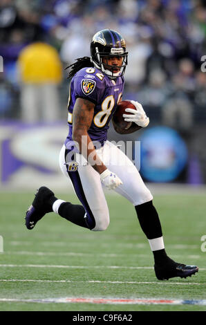 11. Dezember 2011 - Baltimore, Maryland, USA - Wide Receiver Torrey Smith (82) der Baltimore Ravens nach einem Fang während der NFL-Spiel zwischen den Baltimore Ravens und die Indianapolis Colts läuft (Credit-Bild: © TJ Root/Southcreek/ZUMApress.com) Stockfoto