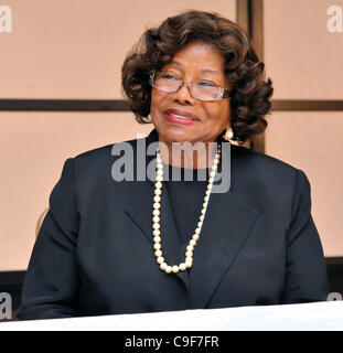 Katherine Jackson, 12. Dezember 2011: Katherine Jackson besucht die Pressekonferenz über die Michael Jackson Kinder Foundation in Tokio, Japan, am 12. Dezember 2011. Katherine zeigte die Genehmigung über die Einrichtung von "Michael Jackson Children Foundation". Stockfoto